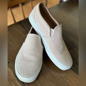 VANS SLIP ON SHOES SIZE 7